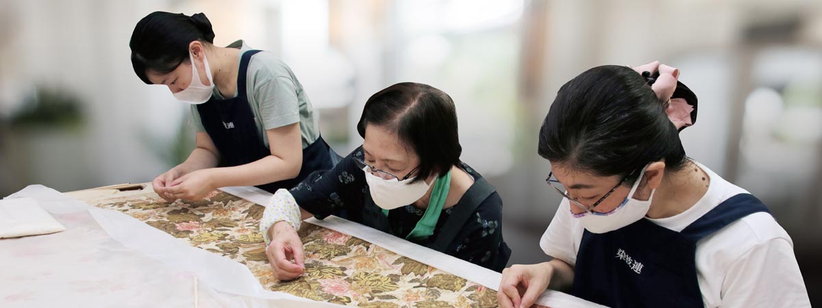 Monica Bethe: Ensuring the Future of Historic Textiles: The Case of a Japanese Empress's Court Gown.